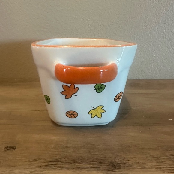 SALE!! Hello Kitty Fall Leaf Rectangle Baker - Picture 3 of 3